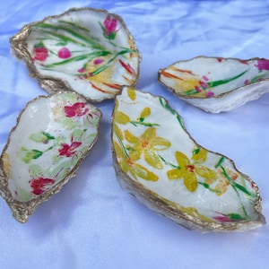Oyster Shell Jewelry Dish/Decorative Oyster Shell
