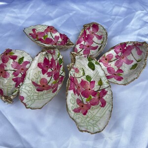 Oyster Shell Jewelry Dish/Decorative Oyster Shell