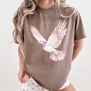 pastel pigeon shirt soft bird aesthetic tee dreamy pigeon graphic tshirt kawaii dove top cute flying bird lover shirt cozy animal lover gift