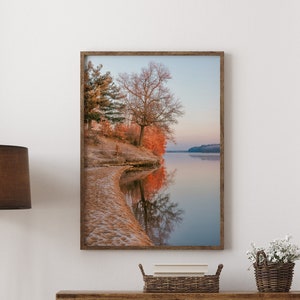 Herbstlicher Wald-Druck, See-Druck, Herbst-Poster, Herbst-Wohndekoration, roter Blätterbaum, Natute-Fotografie, Bauernhaus-Dekor – optionaler Rahmen
