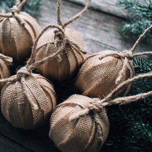 Rustic Farmhouse Burlap Rag Ball Christmas Tree Ornaments, Set of 6, Homespun Inspired Neutral Holiday Decoration Bowl Fillers image 3