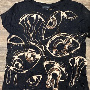Hand Painted Trippy Eyeball Psychedelic Upcycled Bleach Dyed T-Shirt (Size Large), Abstract Eye Design Painted Black T-Shirt with 360 Design