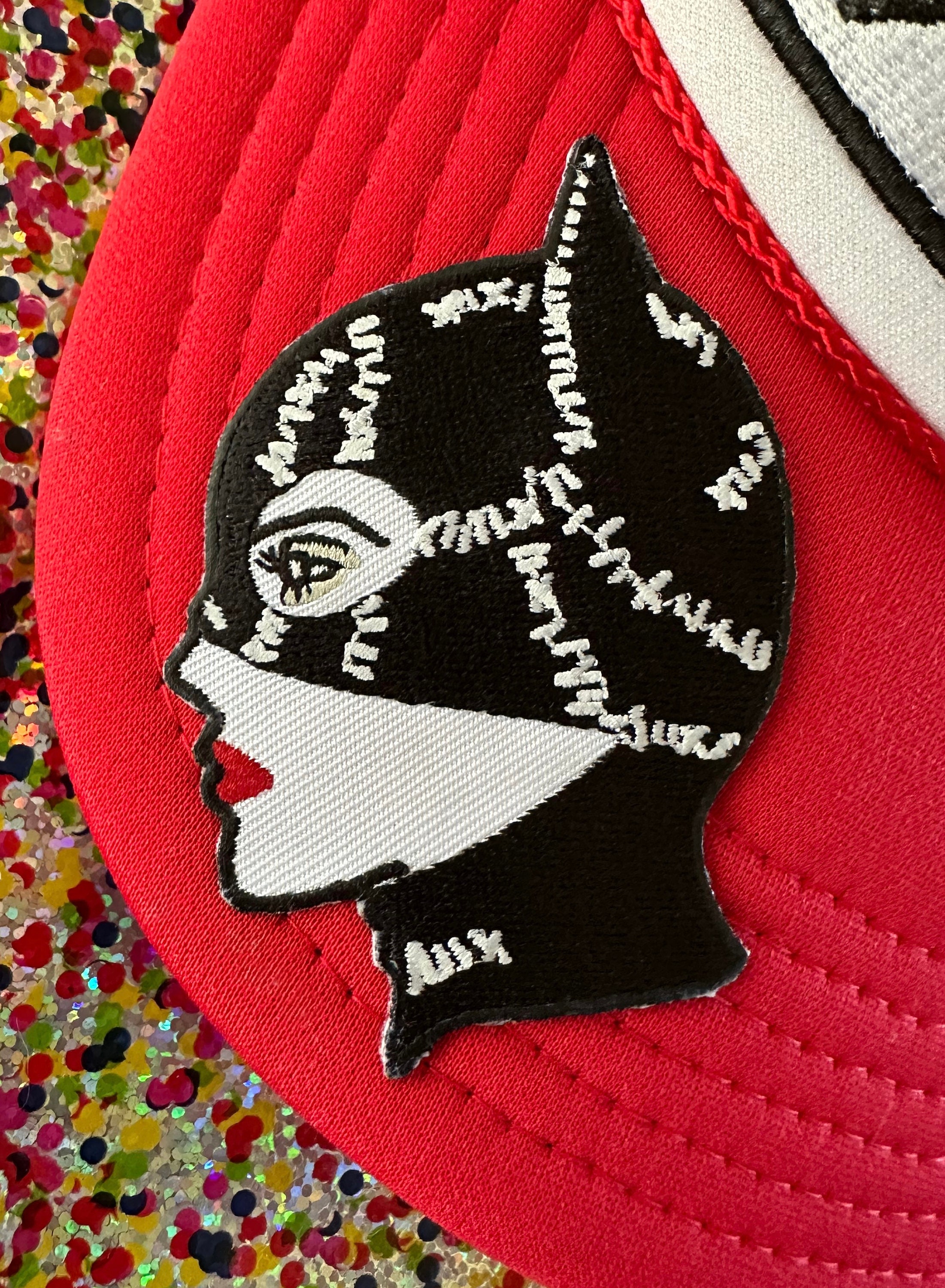 キャットウーマン　刺繍パッチ Amazon.com: Batman DC Comics Catwoman Patch