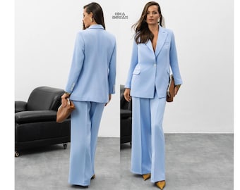 Hellblauer Hosenanzug, Hosenanzug mit weitem Bein, blauer Damenanzug, eleganter Blazer und Hose, maßgeschneidertes formelles Outfit, schicker blauer Hosenanzug