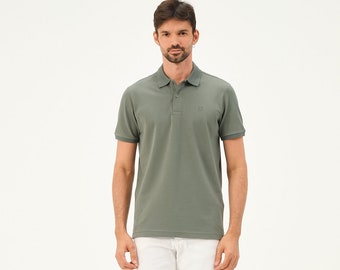 Polo de hombre verde antiguo de corte regular y talla especial de MSW