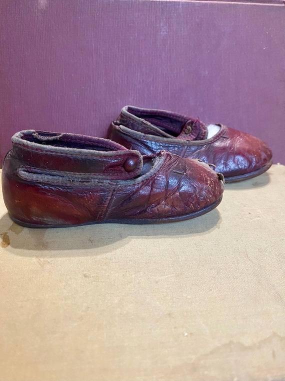 Paire De Chaussures Anciennes Pour Poupée – Miniature Vintage D'occasion