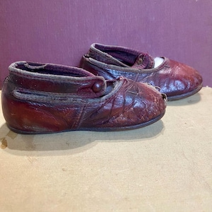 Antique Pair of Late 1800&#39;s Leather Child or Doll Shoes, Edwardian or Victorian Mary Jane Baby Shoes, Antique Doll or Nursery Decor