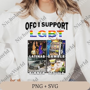 以下が含まれることがあります： 「OFC I SUPPORT LGBT」の文字が黒と虹色でプリントされた白いスウェットシャツ。下には女性、スロットマシン、車、テキーラショットの写真が並んでいます。シャツの下部には「BIMMER TEQUILA」と書かれています。