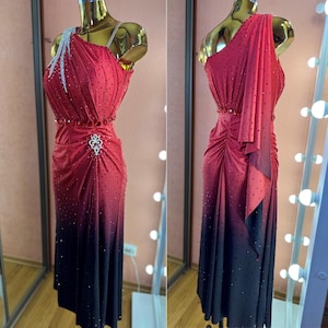 Ballkleid. Geschmeidiges Kleid. Rhythmus Kleid. Turnier-Kleid. Latein Tanzkleid. Ballkleid.