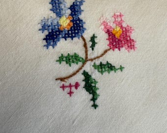 Hand Stitched Vintage Linen Piece  119