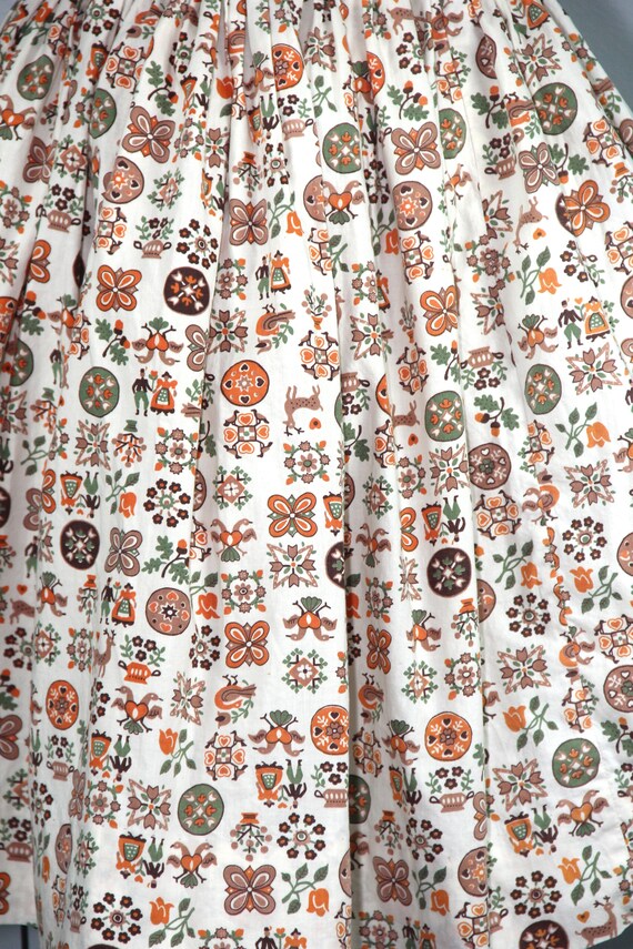 1950s skirt / novelty print / LITTLE FOLKLORE / v… - image 2