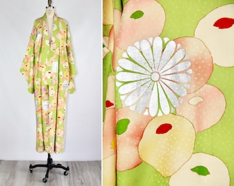 Floral silk kimono | 1960s | silk robe | vintage kimono | floral | modern | dressing gown