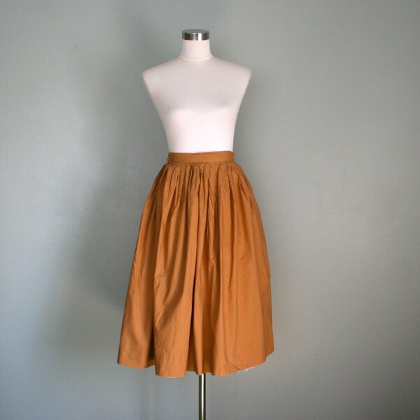F E A T U R E D . 1950s vintage cotton CHESTNUT full circle skirt