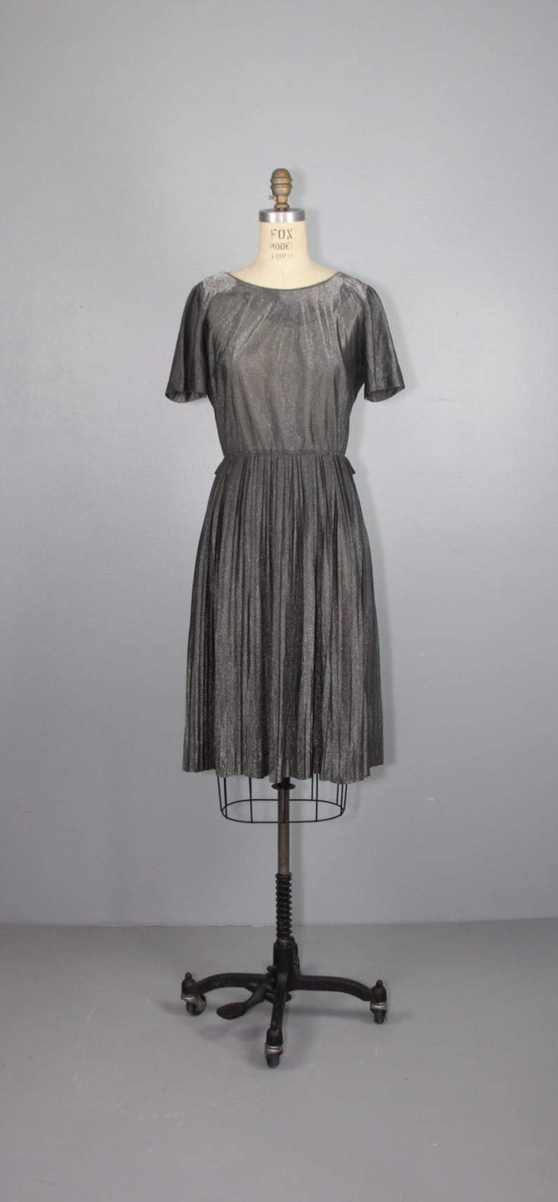 1970s dress shimmer metallic grey FLINT pleated silver dress
