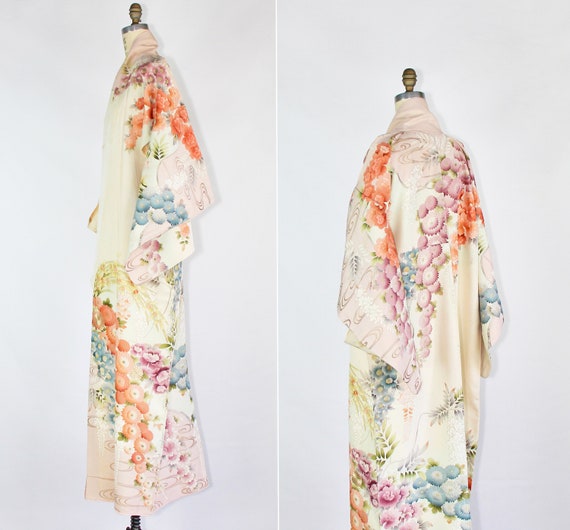 Embroidered silk kimono | vintage floral kimono |… - image 1