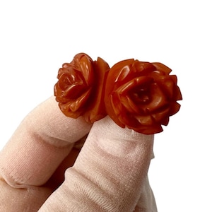 Vintage Bakelite Brooch – Carved Double Rose Floral Design – Butterscotch / Amber Tone – 1930s Art Deco Pin