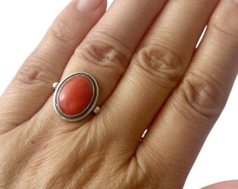 Bague Ancienne En Argent Massif Et Corail - Taille 53 - Quelques Brillants Manquants