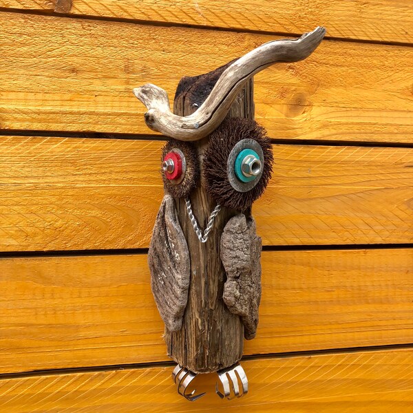 Hibou décoration murale en bois flotté, fil de fer et matériaux de récupération