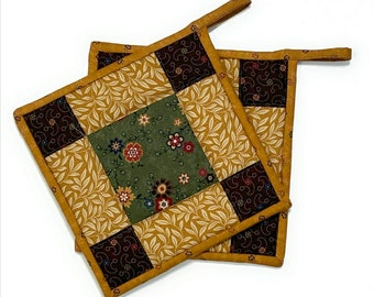 Primitive or Farmhouse Quilted Patchwork Pot holders, Rustic (Set of 2) Kitchen-price includes shipping