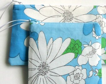 1960s Floral Zipper pouch, Choose your size, Mod floral Coin purse, pencil case, beauty pouch, New from Vintage, Sustainable travel pouch