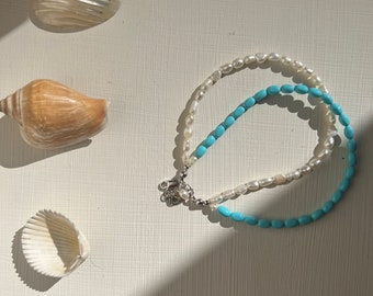 Bracelet de cheville en perles d'eau douce et pâte de turquoise et argent 925