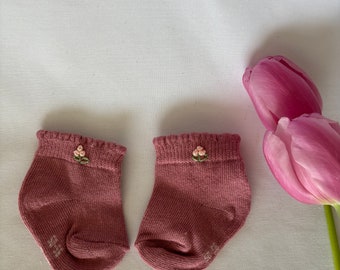 Hand-embroidered cute flower pair of pink baby socks. New-born gift, baby shower, new mom, baby girl