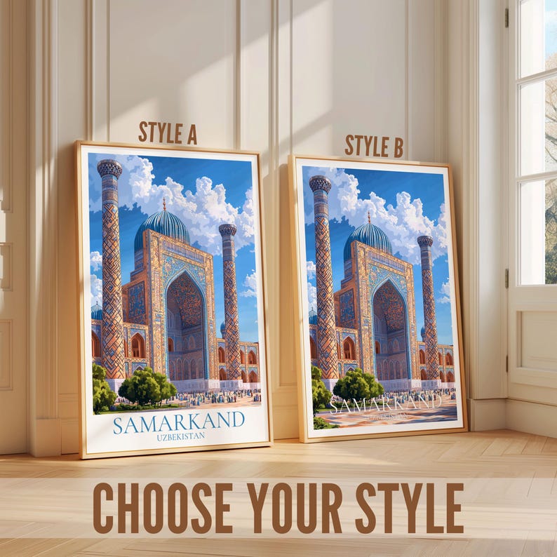 Peut inclure: Deux impressions d'art encadr&eacute;es repr&eacute;sentant le monument architectural de Samarkand, Ouzb&eacute;kistan. Les impressions sont dans des cadres en bois et pr&eacute;sentent une illustration d&eacute;taill&eacute;e du b&acirc;timent avec des d&ocirc;mes bleus et de hauts minarets sur fond de ciel bleu. Le texte en bas indique "SAMARKAND OUZB&Eacute;KISTAN".