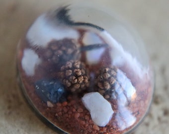 Australian keepsake terrarium, sapphire & opal gemstone. Red centre sand travel souvenir, Coober Pedy, Alice Springs, Uluru, backpacker