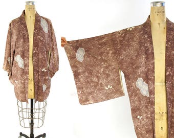 Vintage Silk Kimono / Mauve Minimalist Herringbone Short Haori Japanese Duster / Traditional Bohemian Hippie Boho Festival Butterfly Sleeve