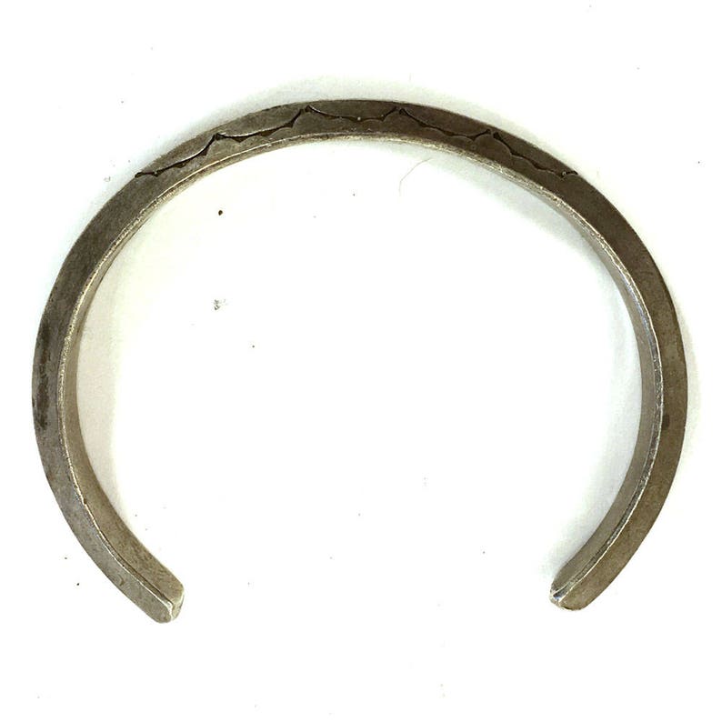 Solid Sterling Silver Cuff Vintage Western American Indian Stamped Carinated Stacking Bracelet 6 58 Total Circumference