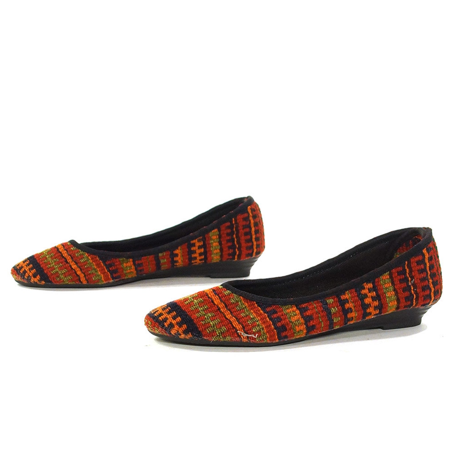 kilim ballet flats vintage 90s slip on carpet loafers woven ethnic boho hippie southwestern tapestry shoes round toe stripe patt