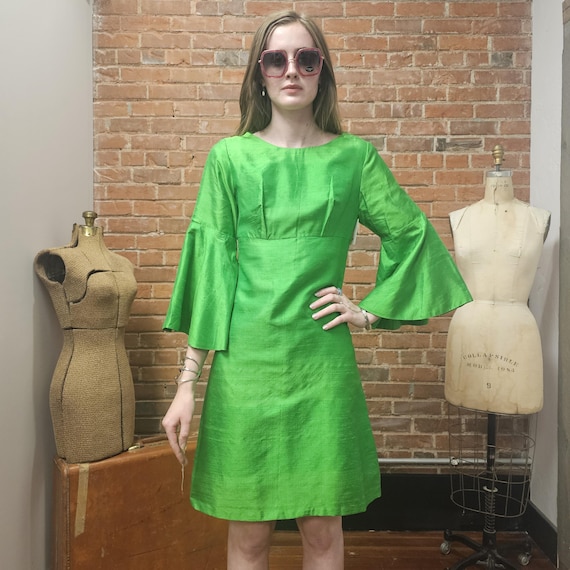 green silk shift dress Always The One Kelly Green Floral Shift Dress, Small - The Mint Julep Boutique