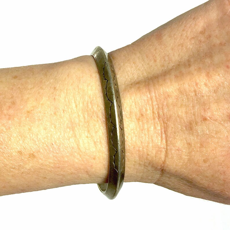 Solid Sterling Silver Cuff Vintage Western American Indian Stamped Carinated Stacking Bracelet 6 58 Total Circumference