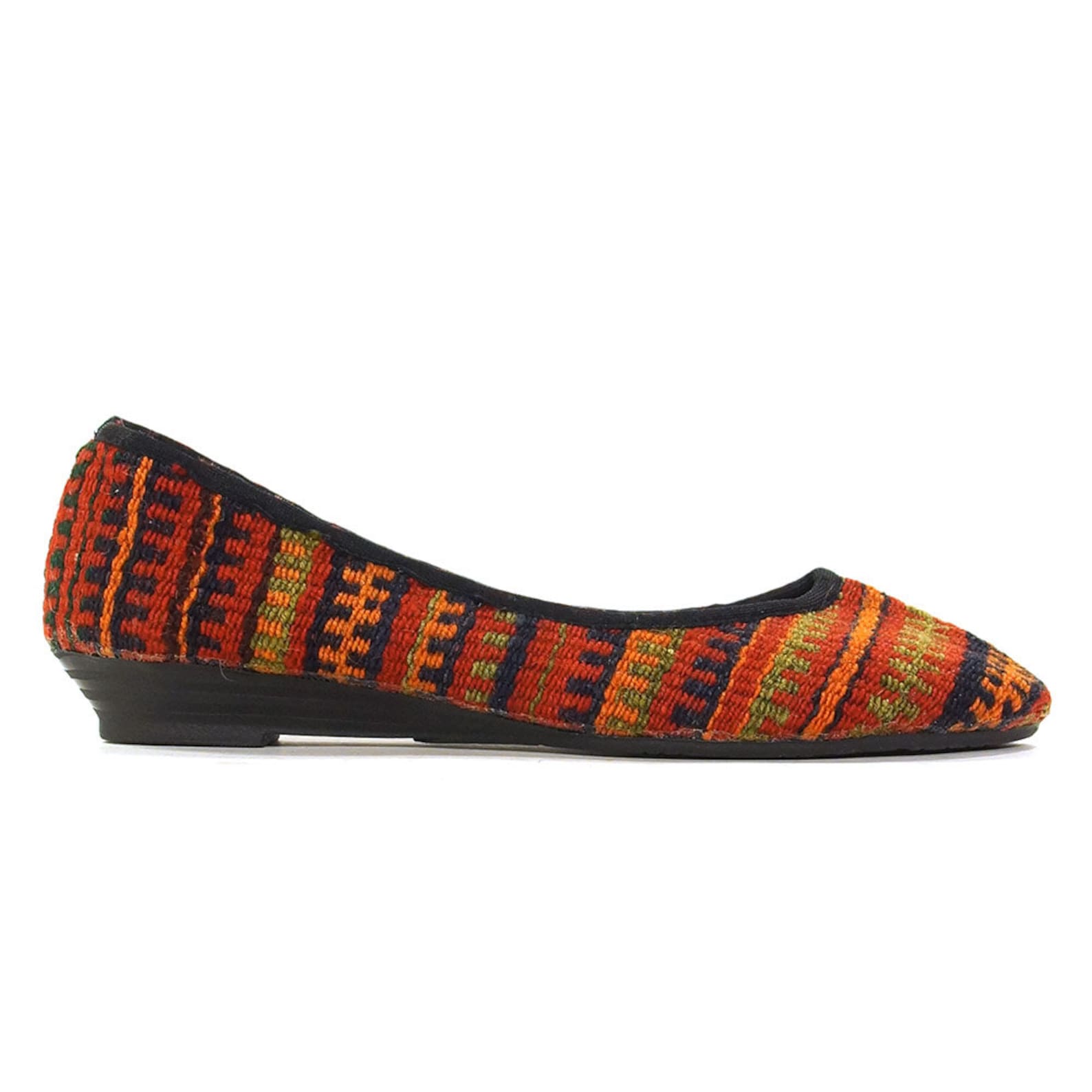 kilim ballet flats vintage 90s slip on carpet loafers woven ethnic boho hippie southwestern tapestry shoes round toe stripe patt
