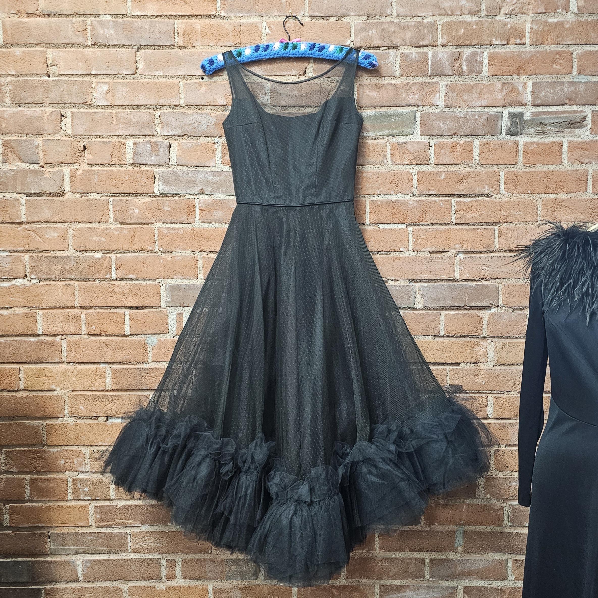 black 1950s prom dress Unique Vintage 1950s Solid Black Sweetheart Swing Dress
