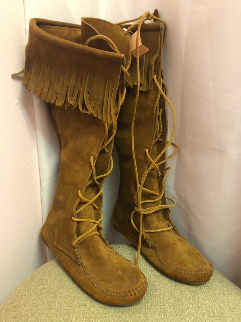 minnetonka suede fringe boots