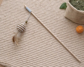 Cat fishing rod toy | Feather fishing rod | Cat fishing rod | Toy fishing rod for cats | Cat toy fishing rod | with natural feathers and bell