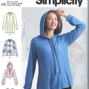 Puede incluir: Un patrón de costura para una sudadera con capucha y dobladillo plisado. El patrón incluye cuatro estilos diferentes: una túnica larga, una túnica tie-dye, una sudadera recortada y una camisa de manga larga. El patrón es para las tallas 6-14, 32-40 y 34-42. El patrón está diseñado e impreso en los Estados Unidos.