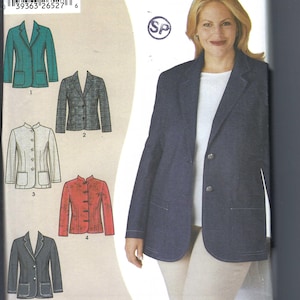 Op de afbeelding: Simplicity naaipatroon nummer 5024 voor een blazer. Het patroon bevat vier verschillende stijlen blazers, waaronder een teal blazer, een geruite blazer, een witte blazer en een rode blazer. Het patroon bevat ook een foto van een vrouw die een donkerblauwe blazer draagt.