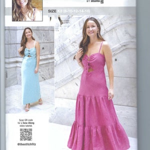 Può includere: Un modello di cucito con una donna in un abito lungo rosa e una donna in un abito lungo azzurro. La confezione include il testo "knowME by mimiG" e la taglia K5 (8-10-12-14-16). C'è un codice QR per un video tutorial.
