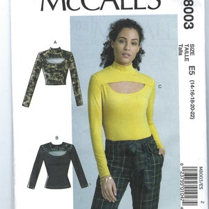 Padrão de costura Mccalls sem cortes 8003 Misses Tops de malha de encaixe fácil ou pulôver com fecho de pressão Peekaboo frontal sz 6-14 ou 14-22 FF
