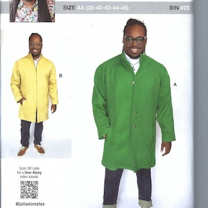 Può includere: Modello di cucito per un cappotto lungo con colletto alto e chiusura con bottoni. Il modello include due versioni: un cappotto giallo e un cappotto verde. Il modello è per le taglie AA (38-40-42-44-46).