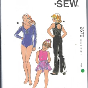 Könnte beinhalten: Kwik Sew Schnittmuster 2679 für Tanzbekleidung. Das Schnittmuster enthält Illustrationen eines Trikots, eines Oberteils mit Hose und eines Trikots mit Rock. Größen 8-10-12-14. Entworfen von Kerstin Martensson.
