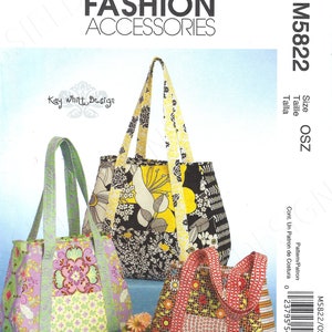 Peut inclure: Trois sacs cabas différents avec des motifs de patchwork colorés. Les sacs sont faits de tissu avec des motifs floraux et géométriques. Les sacs sont de différentes couleurs, notamment le rose, le violet, le vert, le jaune, le noir et le rouge. Les sacs sont tous de tailles différentes. Le numéro du modèle est M5822 et la taille est OSZ.