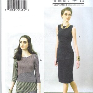 Könnte beinhalten: Ein Schnittmuster für ein Kleid mit zwei verschiedenen Stilen. Das Schnittmuster ist für die Größen 14-16-18-20-22. Das Schnittmuster ist von Vogue Patterns und wurde von Marc Tilton entworfen.