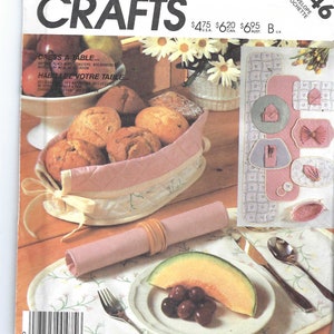 Uncut  vintage Mccalls Sewing Pattern Table Linen Craft Pattern - McCall's 2446 - Table Runner, Placemats, Napkins, Coasters  FF