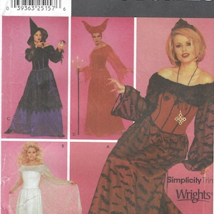 Puede incluir: Patrón de disfraces Simplicity con diseños de Halloween. La imagen muestra una bruja, un diablo y otros atuendos góticos. Los disfraces incluyen vestidos largos, capas y accesorios para crear un look espeluznante.