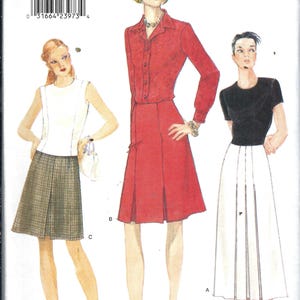 Uncut Vogue simplicity sewing pattern 9519 A-line Skirt with Front Pleat Variations in Two Lengths Size 20-24