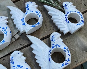 Vintage Handbemalte Hölzerne Huhn Serviettenringe Blaue Und Weiße Volkskunst Muster Set Von Sieben Bauernhaus Esszimmer Dekor