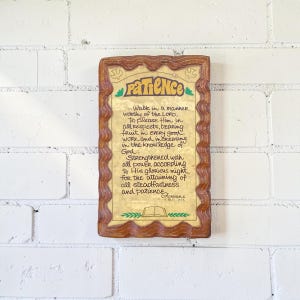 Placa vintage con versículo bíblico sobre la paciencia: Adorno de pared espiritual con versículos de Colosenses, decoración inspiradora de los años 70.